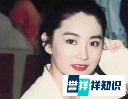 女演员林青霞在香港中山有一座豪宅。这次她邀请作家莫言到家做客,吃了饺子,喝了茅台,气氛很融洽。