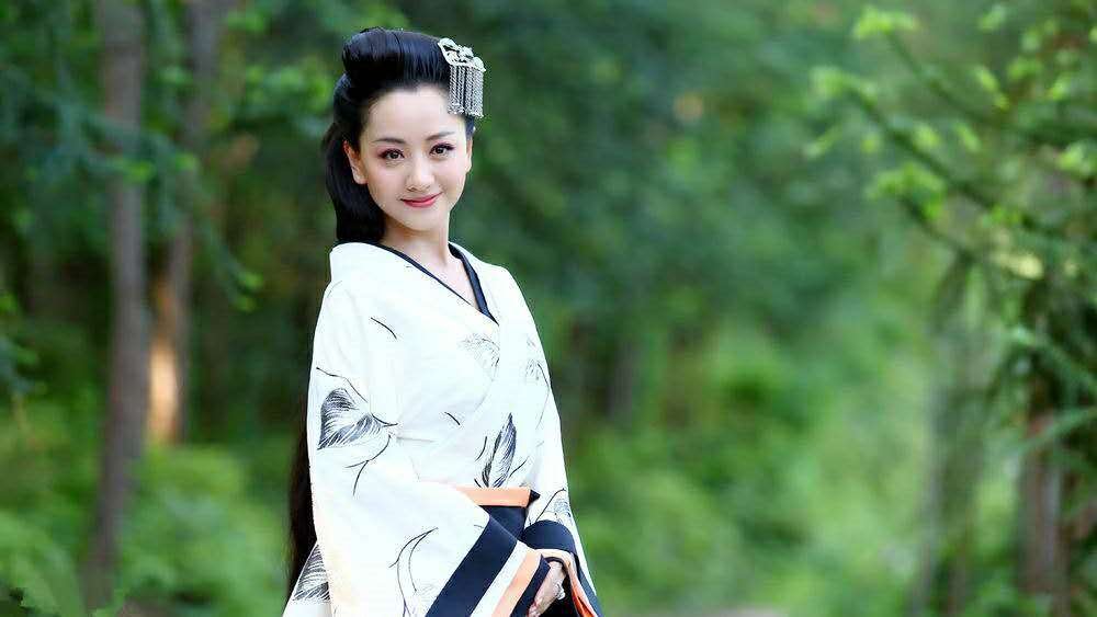 杨蓉的男朋友也是圈外人吗？