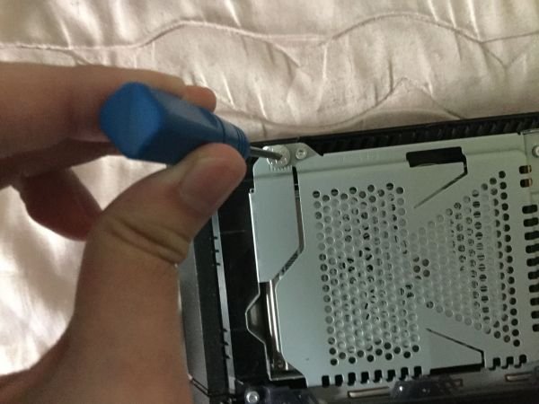 PS3如何更换硬盘
