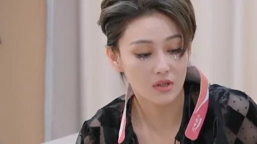 张馨予首次带丈夫公开互动，甜得齁倒江映蓉，你喜欢何捷这样的暖男吗？