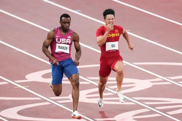 苏炳添因高烧退赛,网友如何评价这件事?该不该感到惋惜?