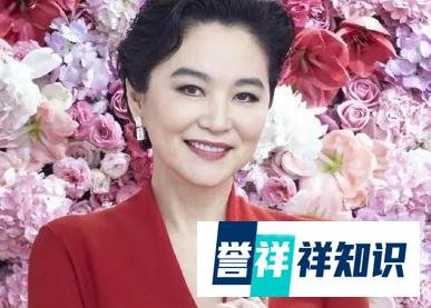 女演员林青霞在香港中山有一座豪宅。这次她邀请作家莫言到家做客,吃了饺子,喝了茅台,气氛很融洽。