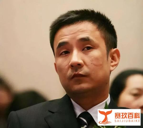 王永红:公司破产欠800亿,套61亿携女明星出逃,亲爹去世都不回来