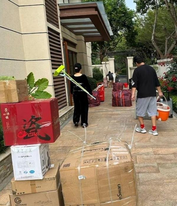东北一男子花20万到三亚度假遇节俭父母
