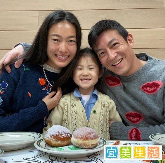 40岁陈冠希脸垮了！满脸皱纹胡碴被指撞脸赵本山，网友：岁月无情