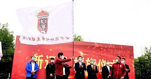 沈阳城市球员马跃控诉俱乐部欠薪违约，“新辽足”成立伊始便遭争议