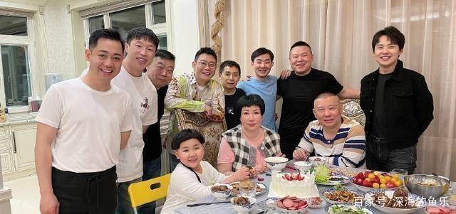德云社董事长王惠深夜发文,众演员纷纷转发,网友:发生了什么事?