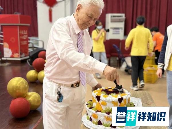 长者生日会:天增岁月人增寿,春满乾坤福满门