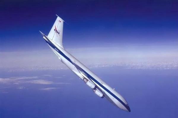 马航一架波音737出险情,几秒俯冲7000英尺,乘客失重被吓哭!