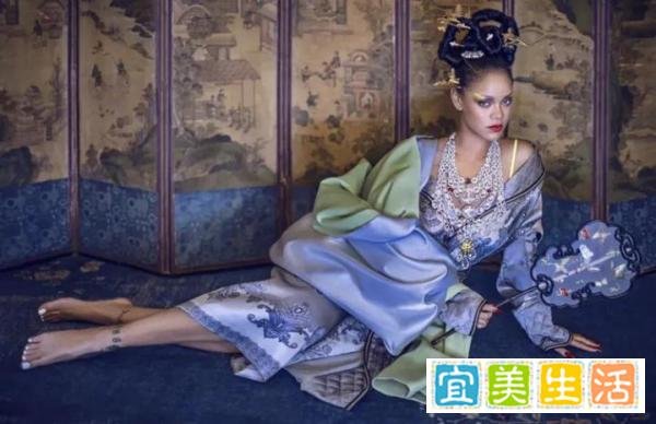 「山东天后」蕾哈娜在上海摊煎饼！