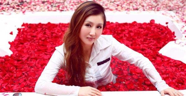 “直到有一天我收拾房间,发现一张你的旧相片” 这是什么歌曲里的歌词