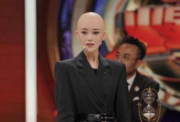 高颜值的张馨予大胆晒“光头”,是不是很任性?