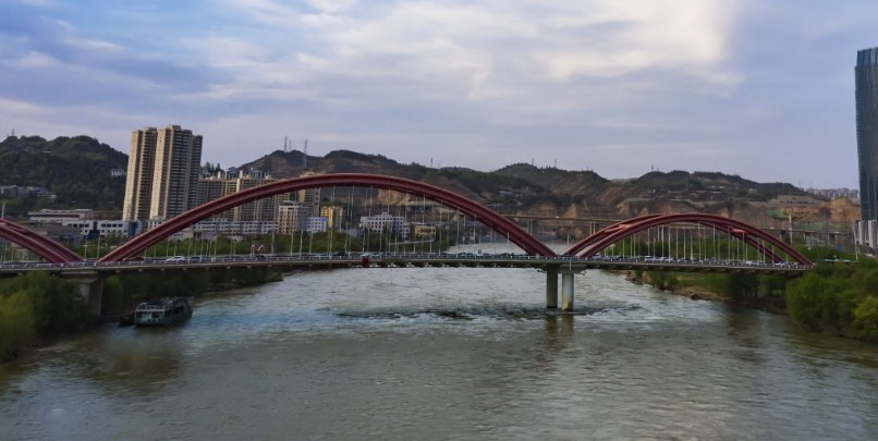 包头警方通报商人坠黄河失踪,此事件是意外还是人为?