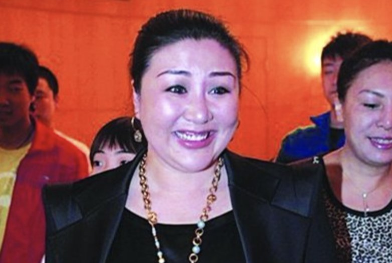 德云社董事长王惠深夜发文,众演员纷纷转发,网友:发生了什么事?