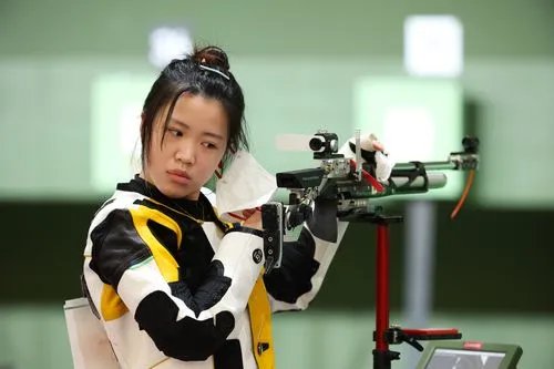 你如何看待杨倩获清华大学1.5万元奖学金这件事?