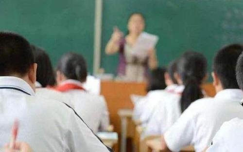 因不满老师被换家长提建议无果，一小学全班集体翘课抗议，对此你怎么看？
