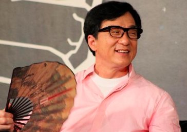 成龙退出林凤娇公司惹争议,否认婚变传闻,儿子房祖名有什么动态?