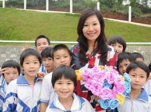 从洗碗工到亿万女富豪，翟美卿究竟是如何完成逆袭的？