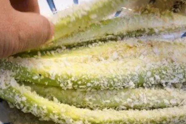 劈腿茄子的教程