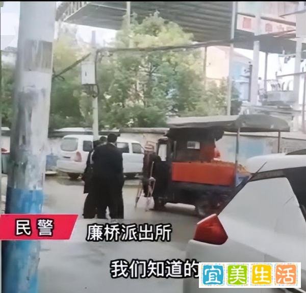 湖南一城管当街掌掴商贩，被打商贩不还手，最新消息来了