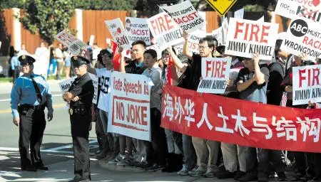 惊险一幕！纽约劫匪开奔驰抢劫丰田司机，在美华人该警惕什么？