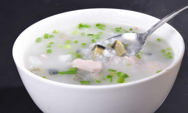 曼玲粥店吃剩的肉再下锅，最终处理结果如何？