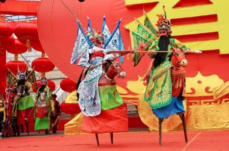 是“七平八稳”还是“四平八稳”?