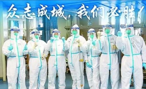 西安市民在跨年夜合唱《我和我的祖国》,看到这一幕你有什么感受?