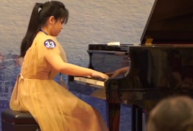 全盲女孩凭肌肉记忆弹奏悲怆奏鸣曲，背后付出了多少努力？