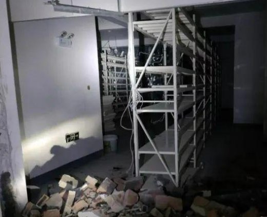 小区地下车库疑似藏着“比特币”工厂，事件调查怎样了？谁要对此负责？