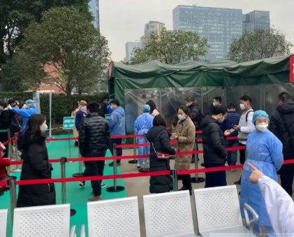 成都35人因疫情在朋友家吃住4天3晚，他们是如何安排封控期间的生活的？
