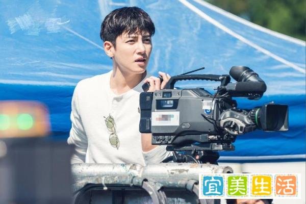 权志龙时隔7个月晒照！秀旧照引情怀热议，却难逃“韩式发福”？