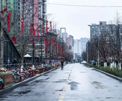 成都35人因疫情在朋友家吃住4天3晚，他们是如何安排封控期间的生活的？
