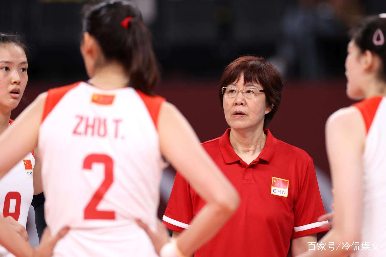 郎平宣布卸任中国女排主教练后,她退休后会享受什么待遇呢?