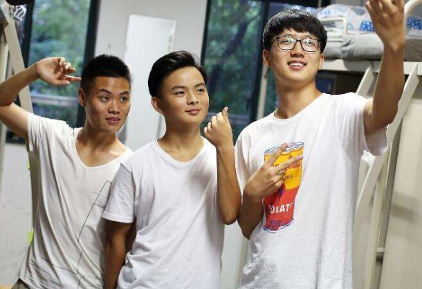 还没开学以及毕业的同学们，你们最怀念学校的哪一刻？为什么？