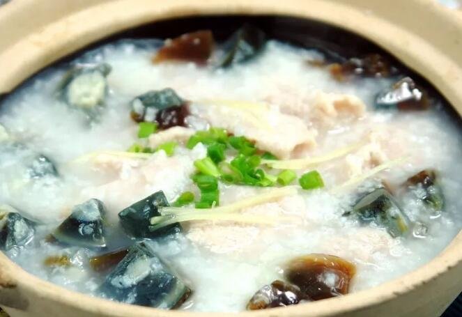 曼玲粥店吃剩的肉再下锅，最终处理结果如何？