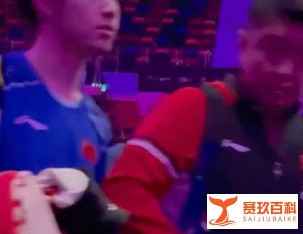 恨铁不成钢?王皓真怒了+狠批黄友政:在场上晃晃悠悠的 要死不活