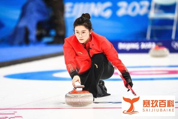 中国“冰上女神”范苏圆,首次夺金取得开门红,耀眼红色彰显霸气