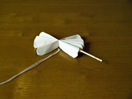 怎么制作到烈士陵园用的小白花??(急)