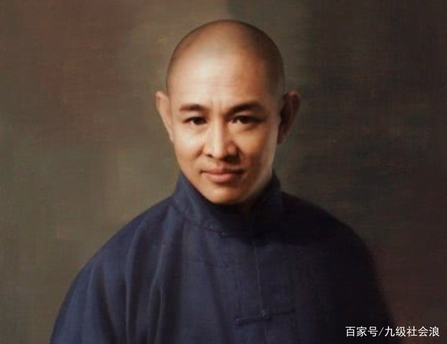 李连杰捐赠百亿，只求改回中国国籍，成龙的7个字让他落泪，他说了什么？