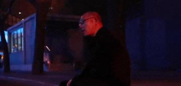 副处长变身外卖小哥 累瘫街头