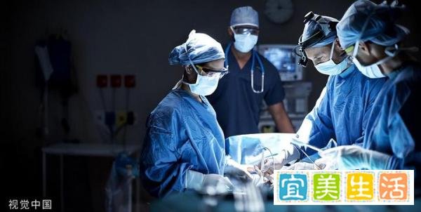 如何看待58 岁清华毕业低龄老人找不到超 5000 元工作这一现象