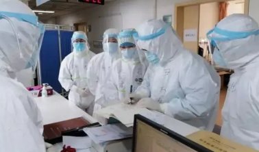 从沪抵昆后核酸阳性男子被骂“千里投毒” ,当事人是如何回应这件事的?