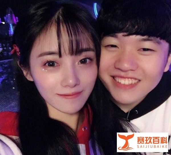 解气!LPL主持人小钰为男友Rookie鸣不平:骂宋义进的都出来道歉