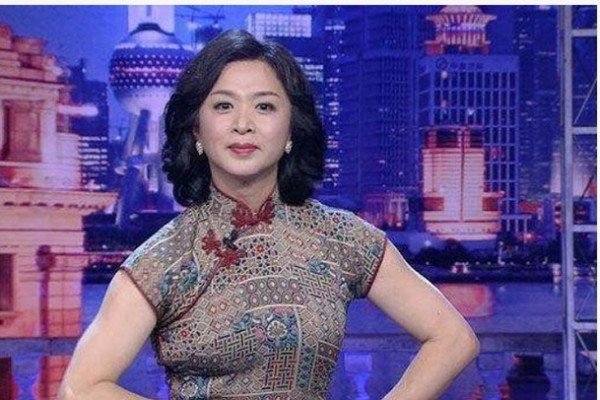 许知远有文化的吐槽金星，两个人的语言风格你更喜欢哪个？