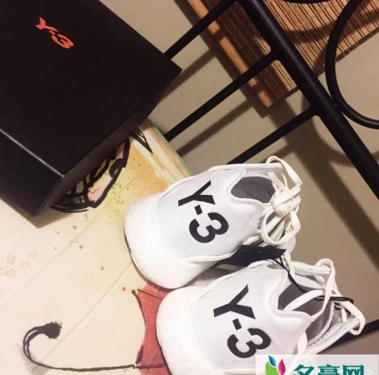 y3鞋子为什么那么贵？阿迪y3系列为什么会成功