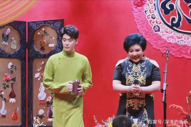 德云社董事长王惠深夜发文,众演员纷纷转发,网友:发生了什么事?