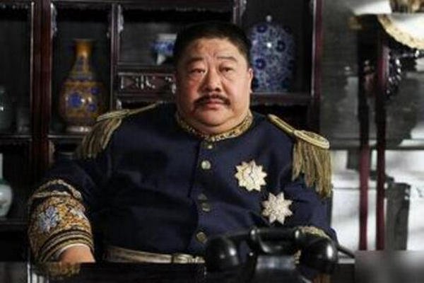 张宗昌为什么被叫做狗肉将军，他在山东都做过些什么？
