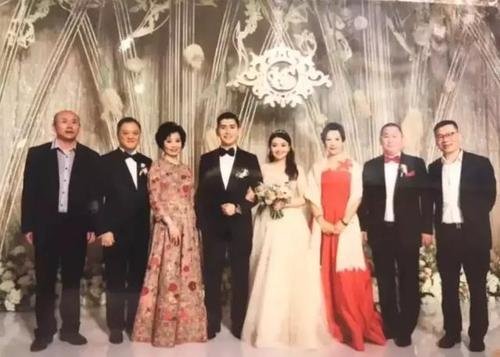 从洗碗工到亿万女富豪，翟美卿究竟是如何完成逆袭的？