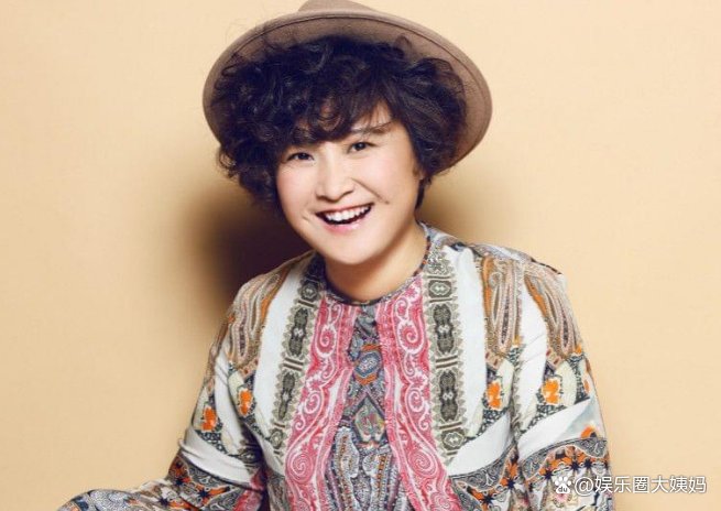 为了借手机给人下跪,走红用了19年,贾玲的成名之路有多艰难?